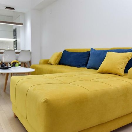 Lux Apartment Flatiron Szkopje Kültér fotó