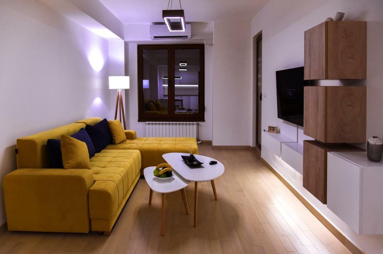 Lux Apartment Flatiron Szkopje Kültér fotó