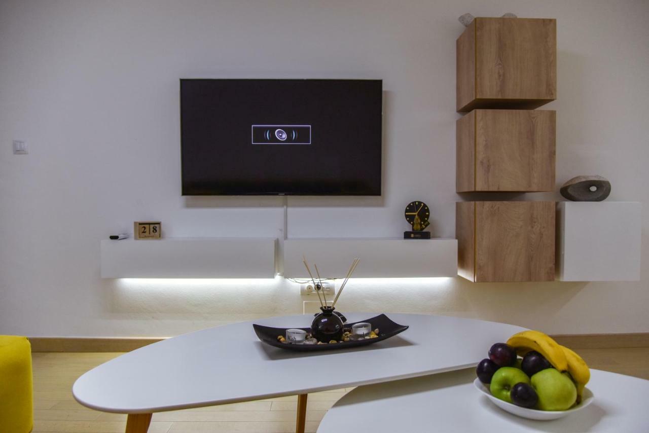 Lux Apartment Flatiron Szkopje Kültér fotó