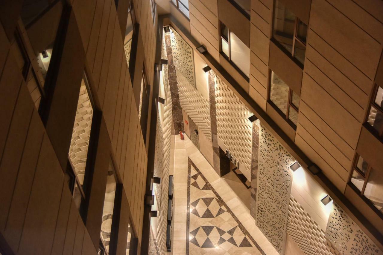 Lux Apartment Flatiron Szkopje Kültér fotó