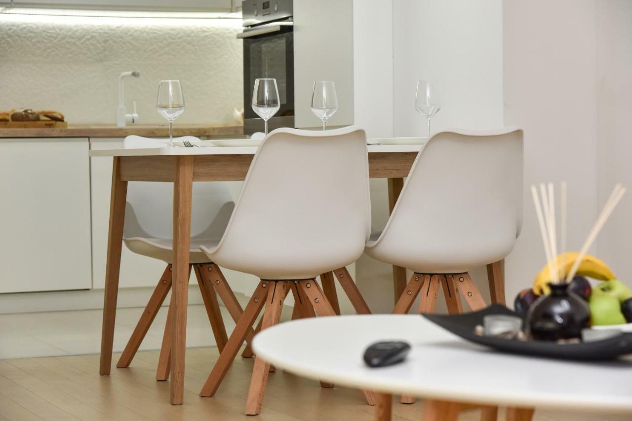 Lux Apartment Flatiron Szkopje Kültér fotó