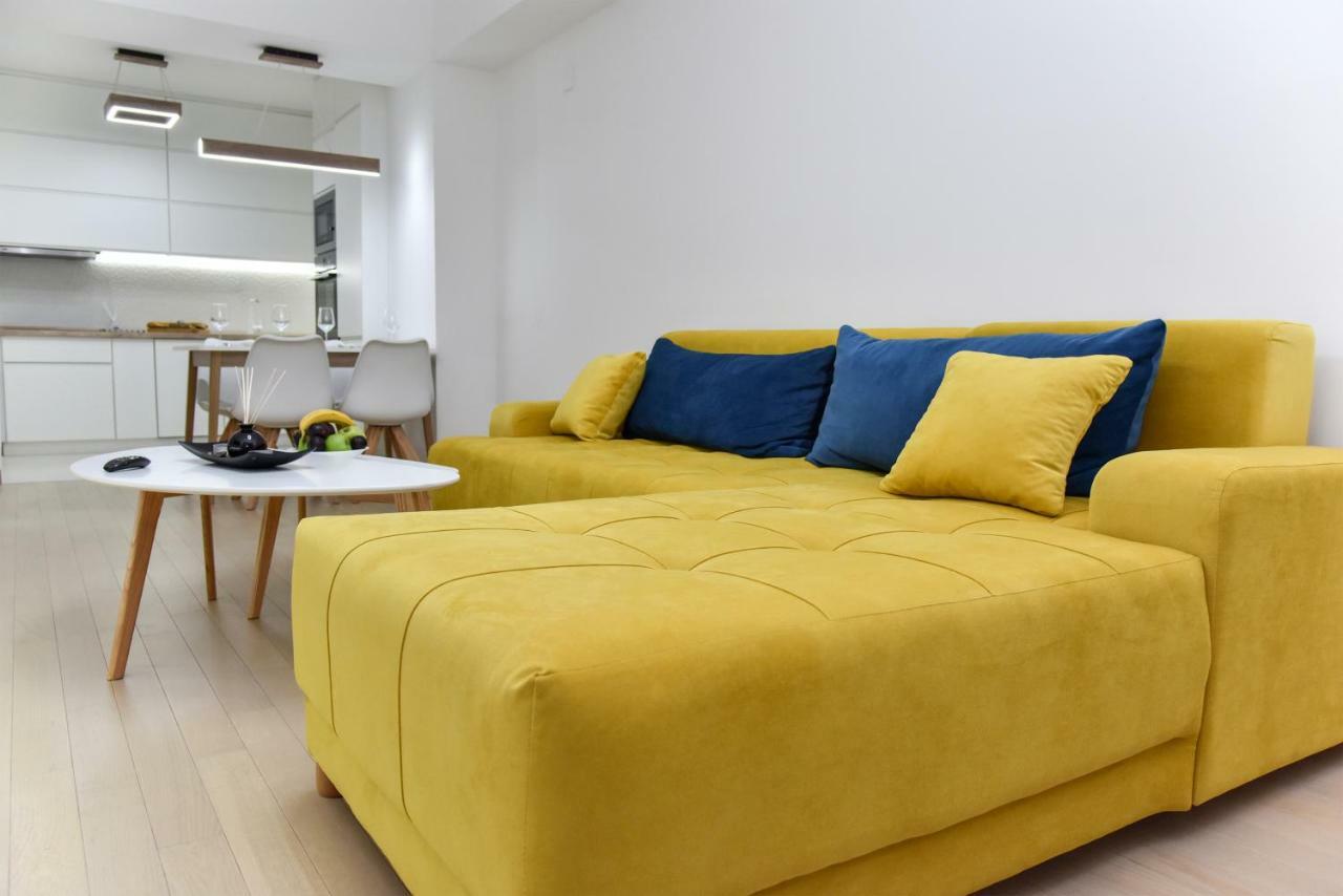 Lux Apartment Flatiron Szkopje Kültér fotó