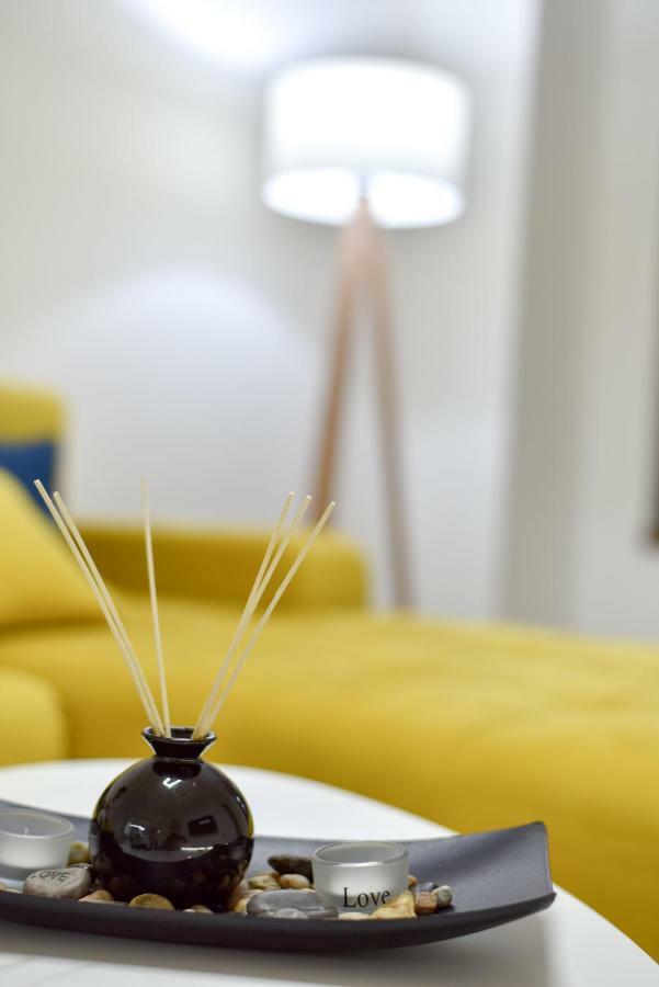 Lux Apartment Flatiron Szkopje Kültér fotó