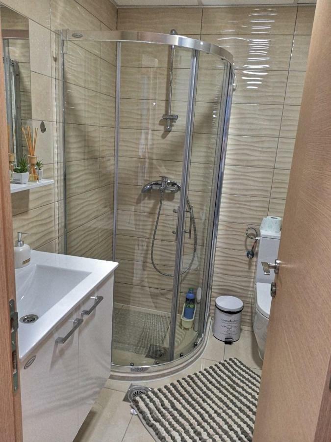 Lux Apartment Flatiron Szkopje Kültér fotó